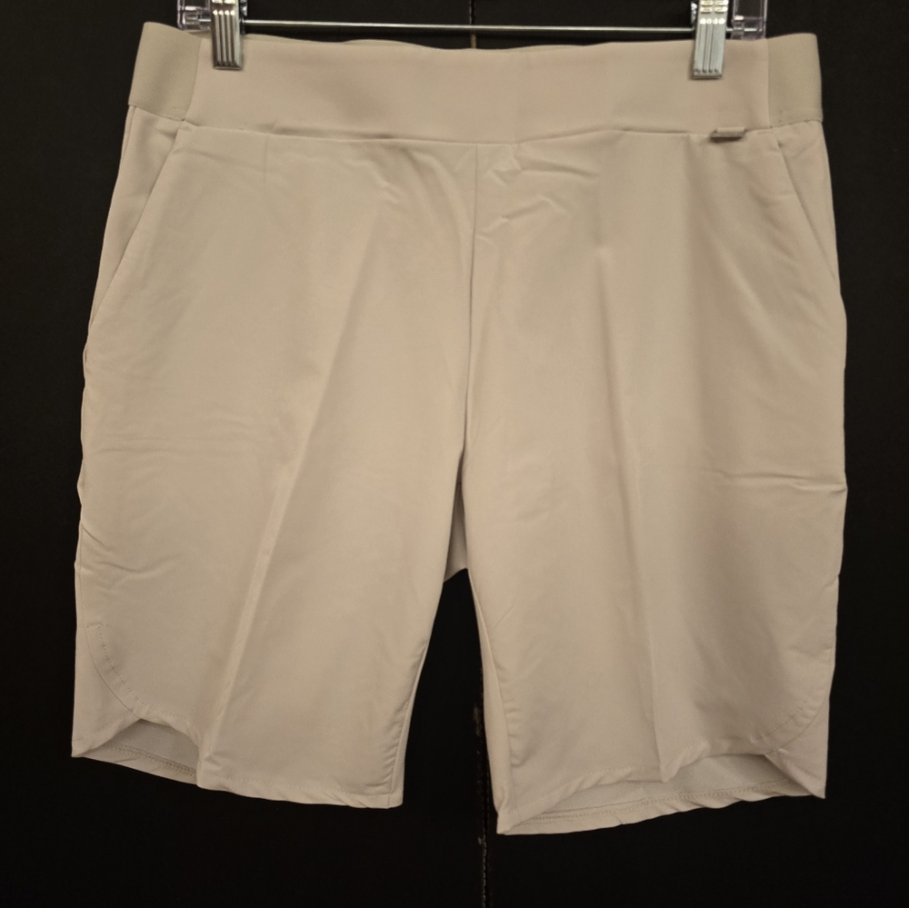Greg Norman women's size medium pull on shorts